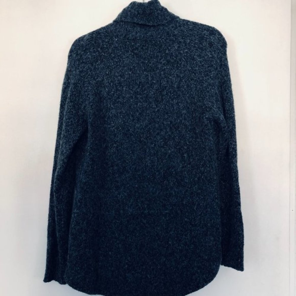 Sold Micheal Micheal Kors Gray/Black Turtle Neck Sweater- Size Medium - Picture 8 of 8